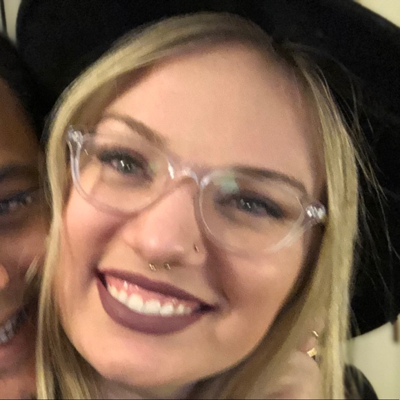 Meet your Posher, Marylauren - Picture 1 of 1